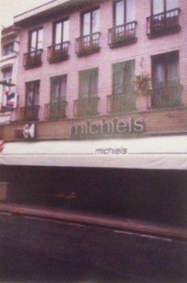 Michiels-kledingwinkel-zottegem-mannen-vrouwen-stationsstraat-1978.jpg